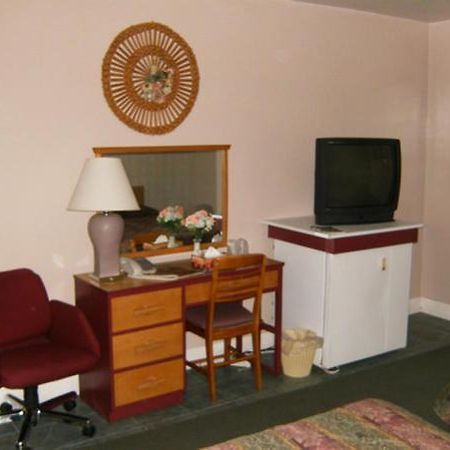 Victoria Motel Lindsay Bagian luar foto